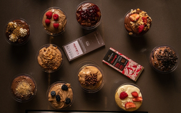 Choureal : To πρώτο «tailor made» προφιτερόλ της χώρας και πώς έφτασε να γίνει από τα πιο αγαπημένα μας γλυκά