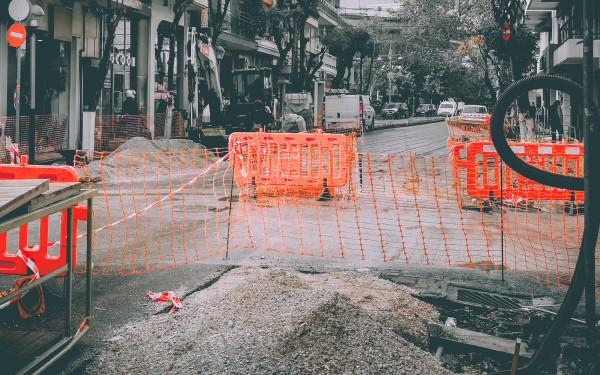 Θεσσαλονίκη: Πως έγινε το ατύχημα στις εργασίες της ΕΥΑΘ - Η στιγμή της εκτόξευσης