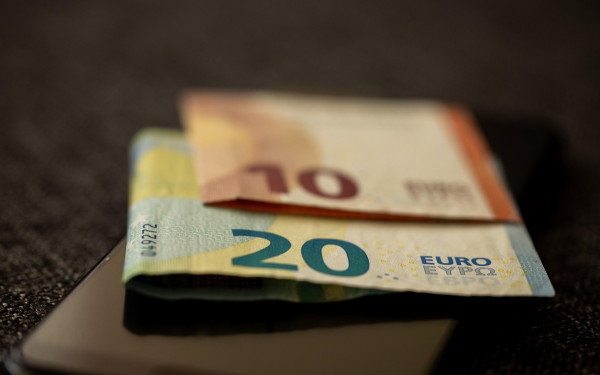 Ο γολγοθάς των Ελλήνων εργαζομένων: Καθηλωμένα τα πραγματικά εισοδήματα