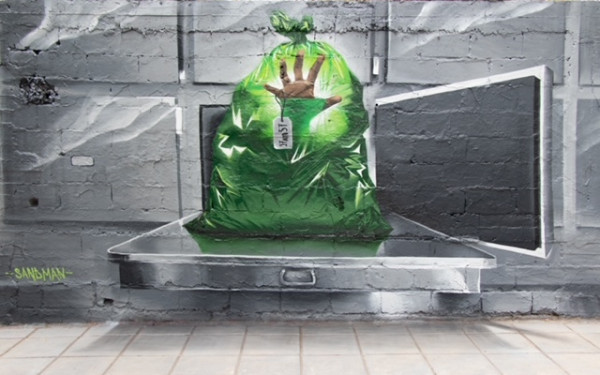 Ένας απέραντος καμβάς  με καθηλωτικά μηνύματα οι τοίχοι της Θεσσαλονίκης