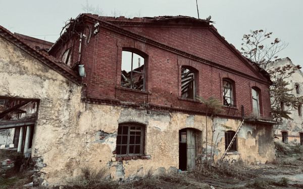 ΦΙΞ Αθήνας και Θεσσαλονίκης: Μια παράλληλη ιστορία βιομηχανικών κτιρίων