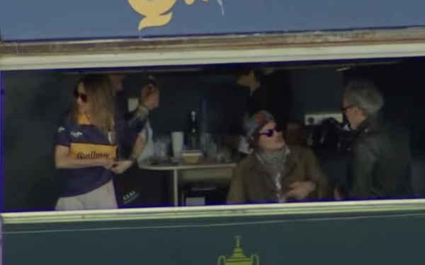 Ο Τζόνι Ντεπ απόλαυσε την ατμόσφαιρα του θρυλικού «Μπομπονέρα» (βίντεο)