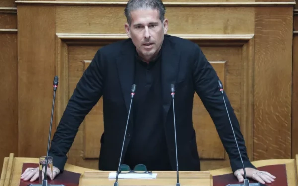 Πλεύση Ελευθερίας: Παραιτήθηκε από βουλευτής ο Διαμαντής Καραναστάσης