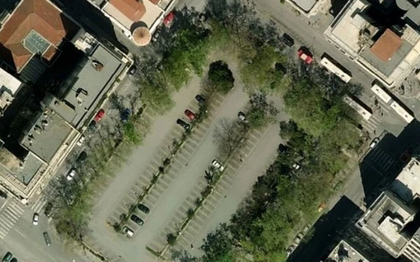 Θεσσαλονίκη: Το κατά φαντασία πάρκινγκ στην πλατεία Ελευθερίας, ο κατά φαντασία δήμαρχος και οι κατεδαφίσεις για το Flyover. Γράφει ο Σαλονικιός