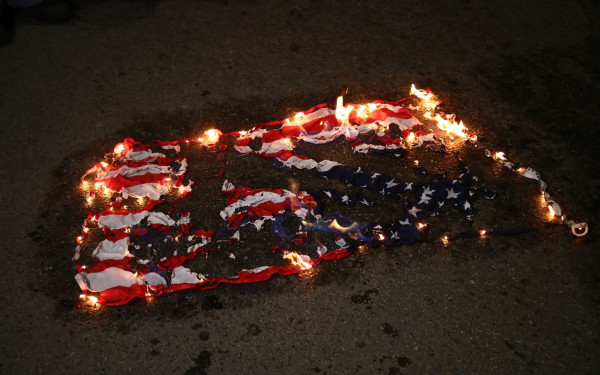 Θεσσαλονίκη: Πάνω από 9.000 άτομα τίμησαν την 52η επέτειο του Πολυτεχνείου - Κορύφωση στο αμερικανικό προξενείο (βίντεο)