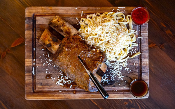 Στέκι Steak House: Ο παράδεισος των κρεατοφάγων, στον Τρίλοφο