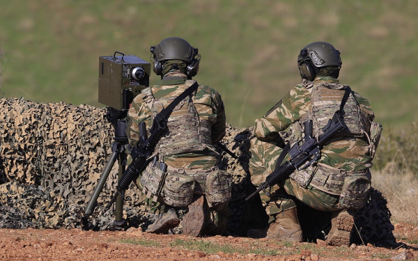 Υπόθεση κατασκοπείας στις Ένοπλες Δυνάμεις: Συνελήφθη στέλεχος που μετέδιδε μυστικές πληροφορίες