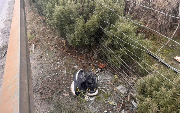 Τροχαίο στην Ε.Ο. Θεσσαλονίκης-Καβάλας: Νταλίκα παρέσυρε και εγκατέλειψε δύο άτομα - Μεταφέρθηκαν στο νοσοκομείο