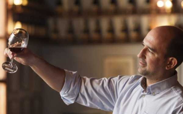 Ημαθία: Μια «χρονοκάψουλα» - λαβύρινθος στη Στενήμαχο με 116.000 φιάλες κρασιού