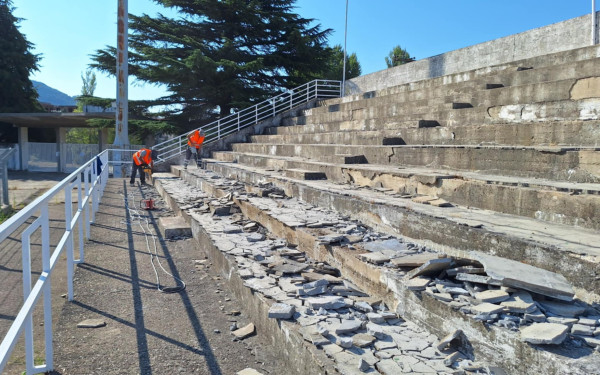 Αναβαθμίζεται το Δημοτικό Στάδιο Πολυγύρου με κερκίδες δωρεά της ΚΑΕ Παναθηναϊκός