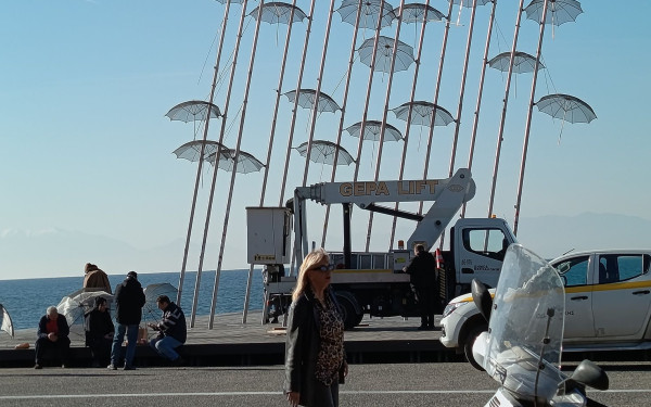 Θεσσαλονίκη: Οι «Ομπρέλες» επέστρεψαν στη Νέα Παραλία