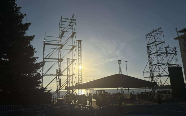 Θεσσαλονίκη: Στήνεται η εξέδρα για την συναυλία του Αντώνη Ρέμου στην πλατεία Αριστοτέλους - Δείτε φωτογραφίες