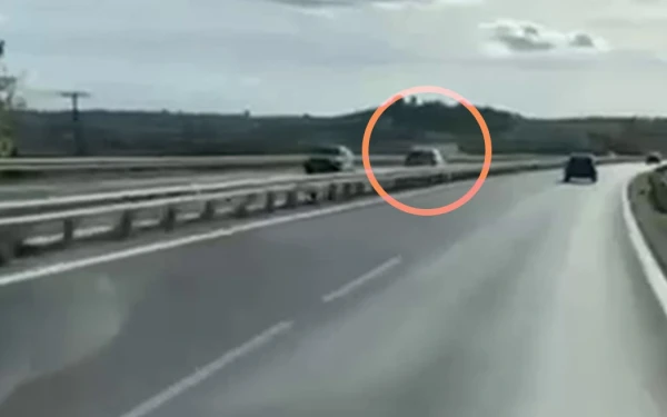 Θεσσαλονίκη: Ασυνείδητος οδηγός οδηγούσε ανάποδα στη Μουδανιών (βίντεο)