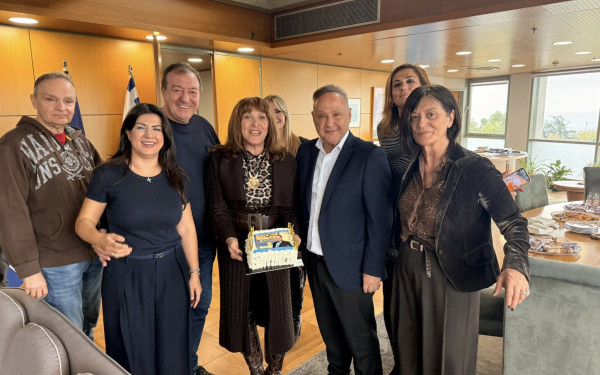 Η διπλή γιορτή του Στέλιου Αγγελούδη και η έκπληξη των συνεργατών του