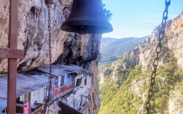 Αρκαδία: Το «Άγιον Όρος της Πελοποννήσου» που συνδυάζει πίστη, φύση και παράδοση