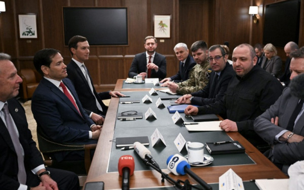 Σε εξέλιξη οι συνομιλίες Ουκρανών και Αμερικανών αξιωματούχων στη Φλόριντα: «Η Ουκρανία θα είναι ανεξάρτητη», λέει ο Ρούμπιο