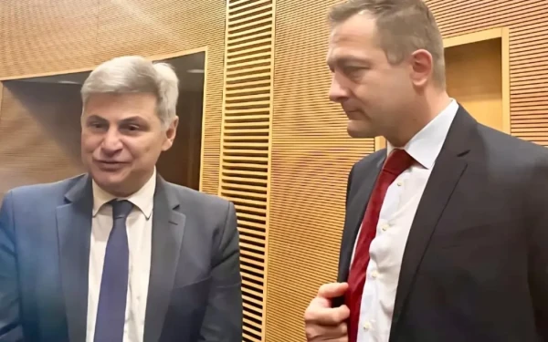 Συνάντηση Φαραντούρη με Επίτροπο Γεωργίας για κρασί και επιδοτήσεις