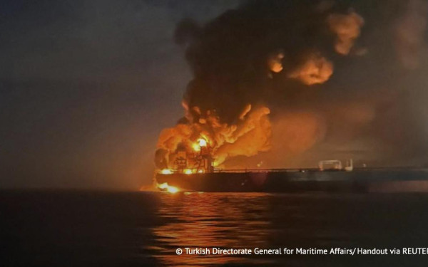 Ουκρανικά drones πίσω από τα πλήγματα στα δύο δεξαμενόπλοια του ρωσικού σκιώδους στόλου - Δείτε βίντεο από την επίθεση