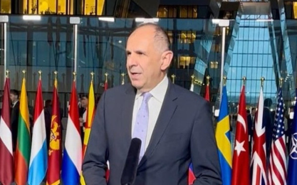 Στις Βρυξέλλες ο Γιώργος Γεραπετρίτης: Στο επίκεντρο Μέση Ανατολή, Ιράν και Ουκρανία