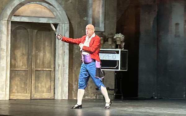 Μέγαρο Μουσικής Θεσσαλονίκης: Το γέλιο ξαναβρίσκει τη θέση του στον «Κουρέα της Σεβίλλης»