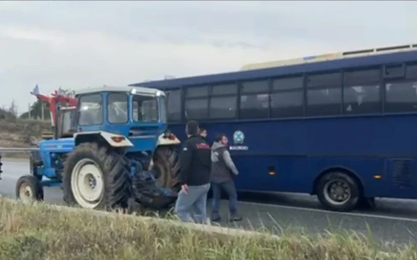 Σέρρες: ΕΔΕ από την ΕΛΑΣ για κλούβα που εμβόλισε το μπλόκο αγροτών - Δείτε βίντεο