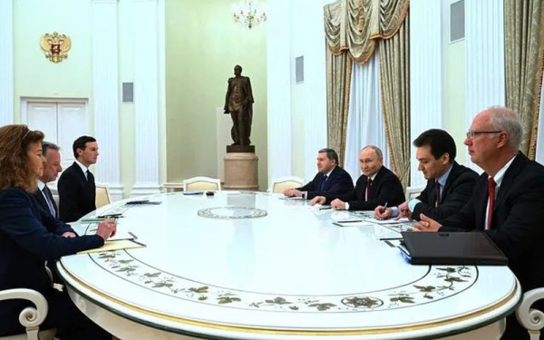 «Ουδείς συμβιβασμός» στη Μόσχα: Ρωσία και ΗΠΑ διαβουλεύονται για τον πόλεμο στην Ουκρανία - Νέες απειλές Πούτιν προς την Ευρώπη