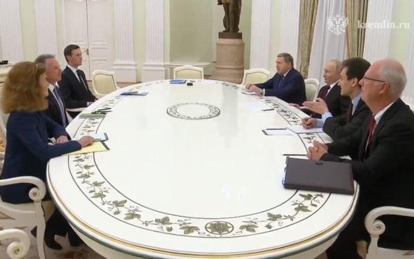 Ρωσία: Ο Πούτιν συναντάται με τον Γουίτκοφ και τον Κούσνερ στο Κρεμλίνο (βίντεο)