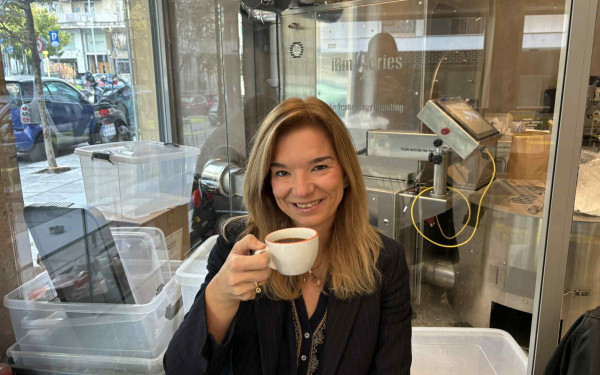 Πρωινός καφές με την πανεπιστημιακό Ρεβέκκα Παιδή (βίντεο)