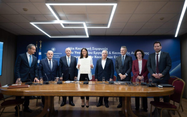 Κεραμέως για συλλογικές συμβάσεις: Πώς ωφελούνται οι εργαζόμενοι από την ιστορική συμφωνία -12 ερωτήσεις και απαντήσεις (βίντεο)