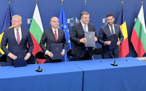 Ελλάδα, Βουλγαρία και Ρουμανία υπέγραψαν τη συμφωνία για τον Κάθετο Διάδρομο Αιγαίου - Μαύρης Θάλασσας