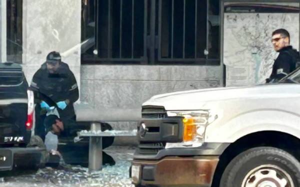 ΗΠΑ: Υπέκυψε στα τραύματά της η εθνοφρουρός που πυροβολήθηκε έξω από τον Λευκό Οίκο