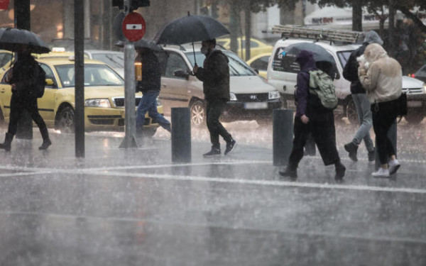 Ο Byron χτυπά και τη Θεσσαλονίκη: Στο «κόκκινο» για πλημμύρες το κέντρο της πόλης - Κίνδυνος στις Ιρλανδικές γέφυρες