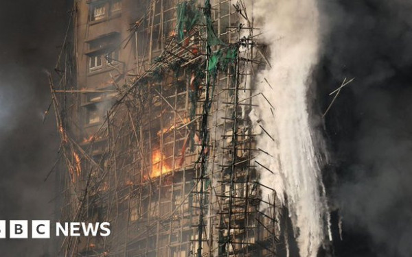 Χονγκ Κονγκ: Στους 83 αυξήθηκε ο αριθμός των νεκρών από την φωτιά στους ουρανοξύστες