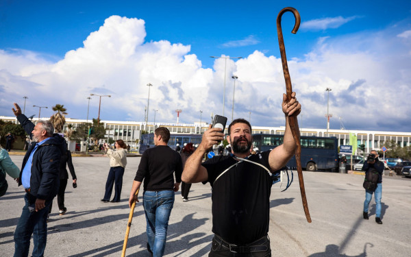 Κρήτη: Εντείνουν τις κινητηοποιήσεις τους και οι αγρότες στα Χανιά