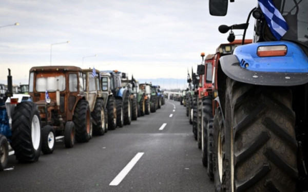 Ανυποχώρητοι οι αγρότες: Διευρύνουν τις κινητοποιήσεις τους - Πάνω από 20 μπλόκα σε όλη τη χώρα