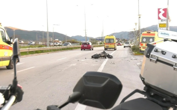 Σφοδρό τροχαίο στα Ιωάννινα: 23χρονη μοτοσικλετίστρια τραυματίστηκε στην Εθνική Οδό