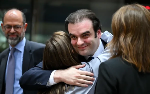 Γερμανία: Η εκλογή του Κυρ. Πιερρακάκη στα ΜΜΕ - «Από προβληματικό παιδί σε μαθητή-υπόδειγμα»