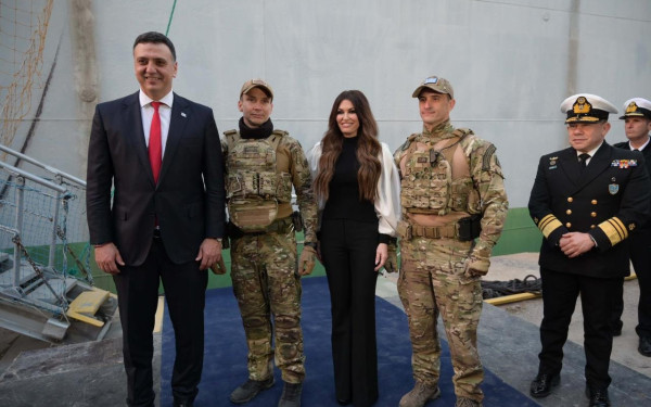 Κίμπερλι Γκιλφόιλ: Στο υπουργείο Ναυτιλίας η πρέσβης των ΗΠΑ – Συνάντηση με Κικίλια