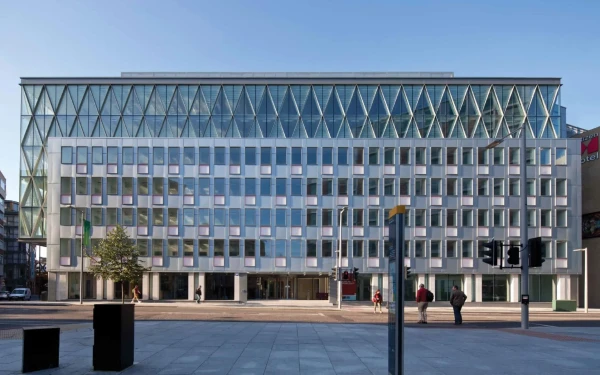 Γαλλία: Μεταφραστές καταγγέλλουν ότι οι εκδόσεις Άρλεκιν θα τους αντικαταστήσουν με εργαλεία τεχνητής νοημοσύνης