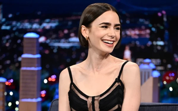 Lily Collins για Κυριάκο Μητσοτάκη: «Κυβερνάς την Ελλάδα και πας να δεις "Emily In Paris";»