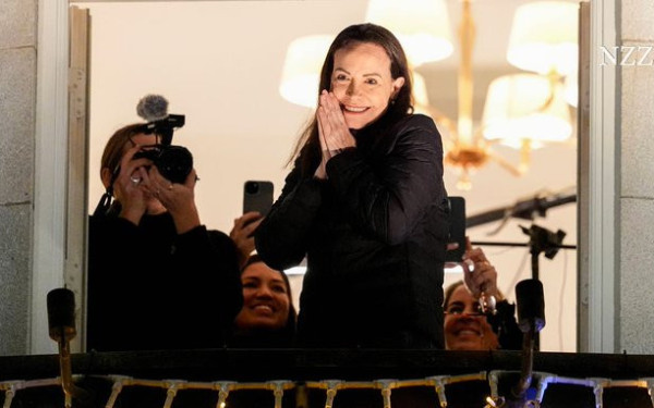 WSJ: Η μυστική απόδραση της Ματσάδο από τη Βενεζουέλα – Η περούκα, τα 10 σημεία ελέγχου και το κρίσιμο τηλεφώνημα στις ΗΠΑ