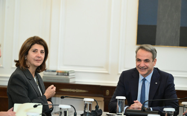 Συνάντηση Μητσοτάκη με την Απεσταλμένη του ΓΓ του ΟΗΕ για την Κύπρο