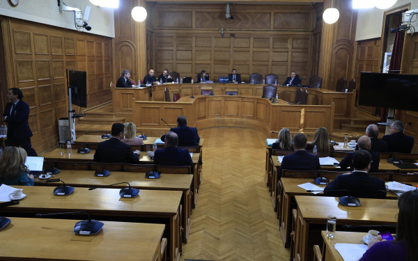 Εξεταστική ΟΠΕΚΕΠΕ: «Δικαίωμα σιωπής» λέει ο «Φραπές» - Η Πόρσε του γιου του και τα νούμερα του Τζόκερ