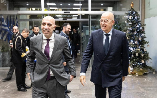 Ν. Δένδιας - Γ. Μπρατάκος: «Ανάγκη σύνδεσης πολιτείας και Ένοπλων Δυνάμεων»