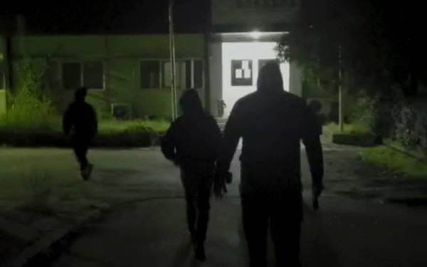 Παρέμβαση του Ρουβίκωνα στα γραφεία του ΟΠΕΚΕΠΕ στη Λάρισα - «Συγκαλύπτεται η ληστεία με τις μαζικές σφαγές κοπαδιών»