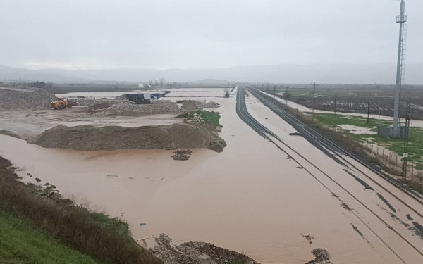 Κακοκαιρία: Διακόπηκε η σιδηροδρομική συγκοινωνία Αθηνών - Θεσσαλονίκης (φωτ.)