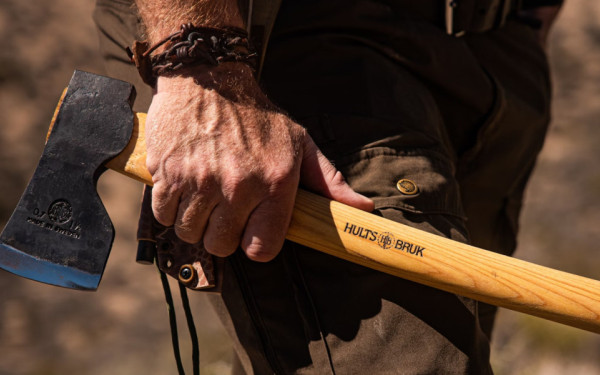 Αργυρούπολη: Συνελήφθη ο οδηγός με το τσεκούρι – Είχε απειλήσει άλλο οδηγό μετά από τσακωμό στο δρόμο