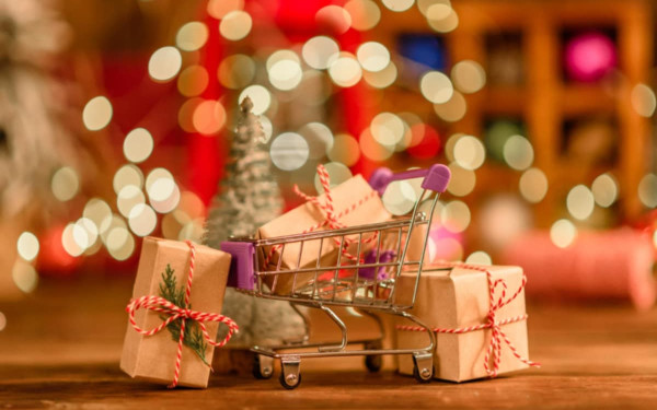 Θεσσαλονίκη: Στο πνεύμα των Χριστουγέννων ποντάρει η αγορά – Οι προσδοκίες για τόνωση τζίρου και το «Χωριό των Μαγεμένων»