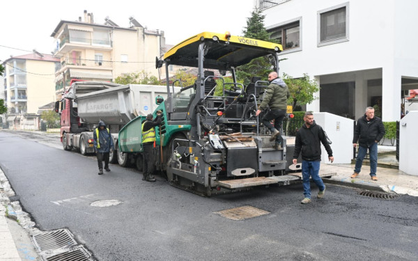 Κατερίνη: Συνεχίζονται οι ασφαλτοστρώσεις