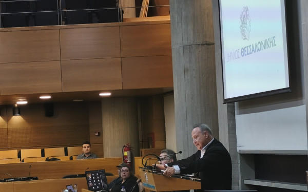 Αγγελούδης κατά Ζέρβα στη συζήτηση για τον προϋπολογισμό: Αυτοί που έβαζαν τέλη εισόδου στις πολυκατοικίες μας κουνάνε το δάχτυλο